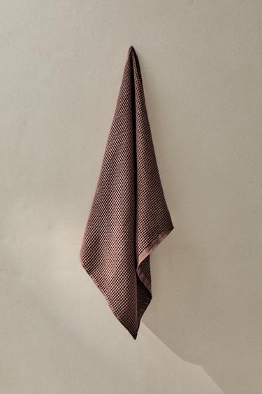 KATOENEN BADHANDDOEK MET WAFELSTRUCTUUR - Roze van Zara