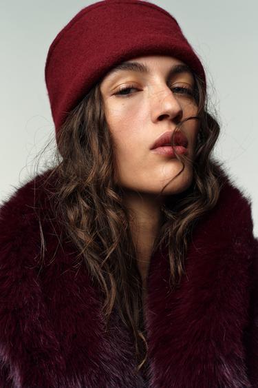 VESTE EFFET FOURRURE AVEC BRANDENBOURGS - Bordeaux de Zara - Image 2