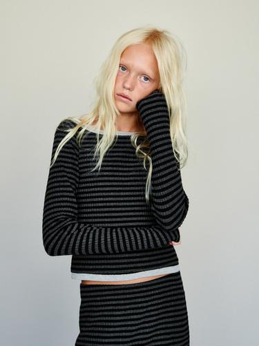 CAMISETA DOBLE TEXTURA RAYAS - rayas de Zara