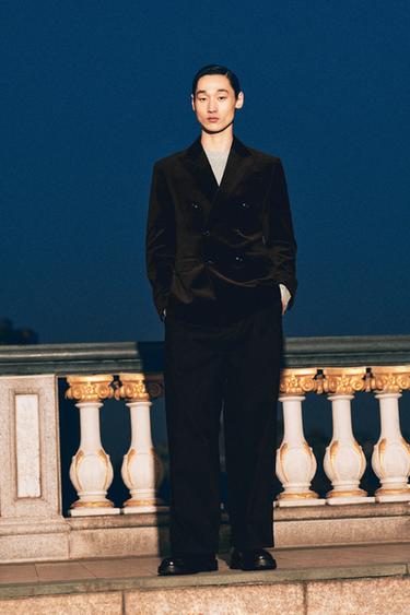 REGULAR FIT VELVET BLAZER - Brown by Zara