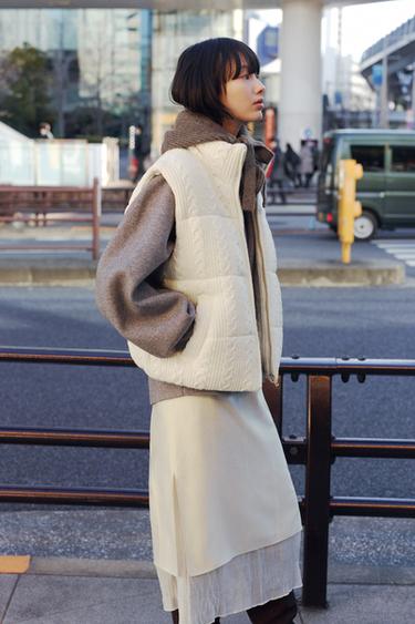 CABLE KNIT PUFFER GILET - Ecru by Zara