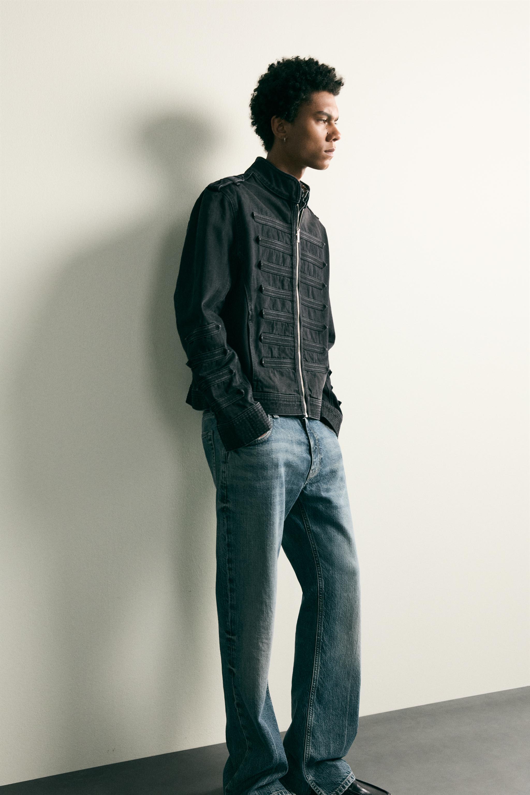 CROPPED FIT TAB DETAIL JACKET