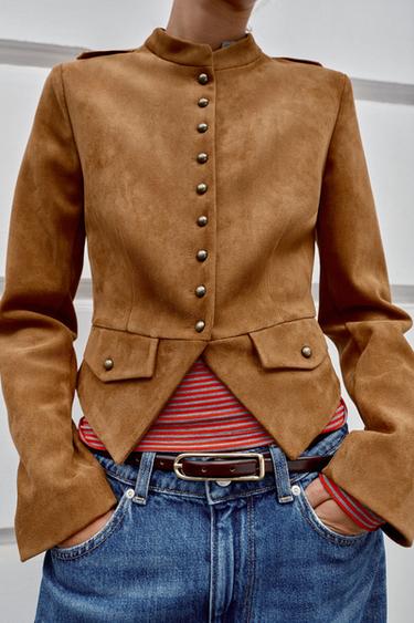 КОРОТКАЯ КУРТКА НА ПУГОВИЦАХ — КАРАМЕЛЬНЫЙ от Zara — изображение 0