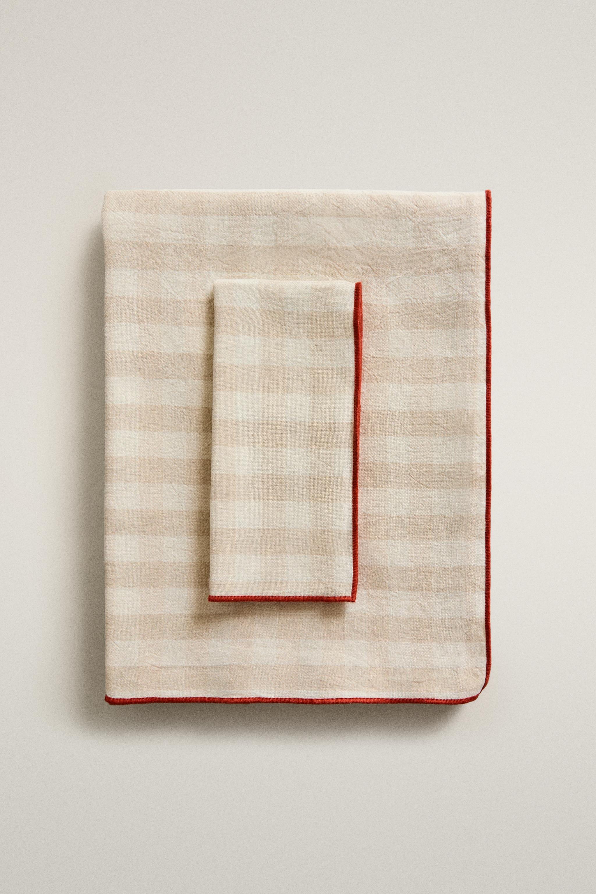 NAPPE CARREAUX ET SURPIQÛRES