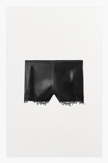 SHORT CUIR DENTELLE - Noir de Zara