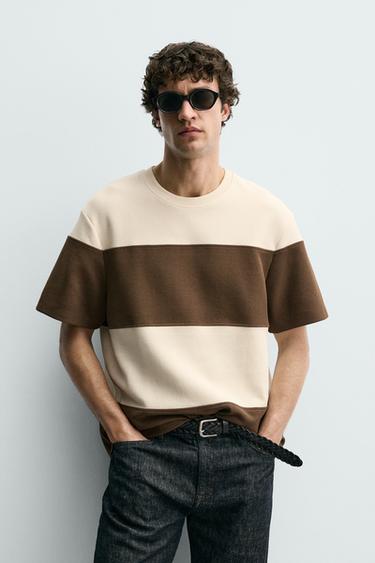 CAMISETA RELAXED FIT ESTRUCTURA - Marrón / Crudo de Zara