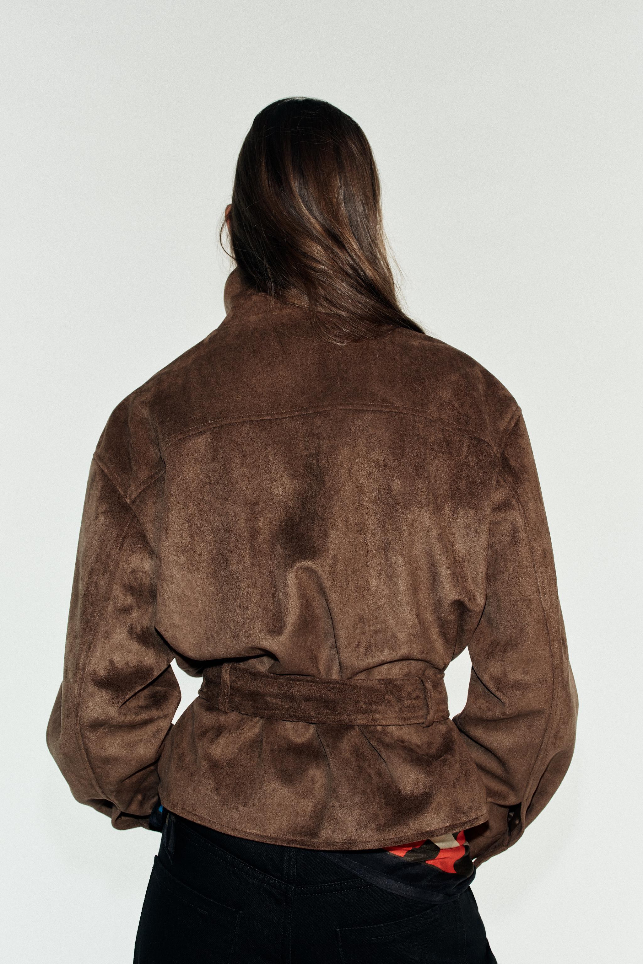 Женские куртки Zara FAUX SUEDE BELTED JACKET — фото 4