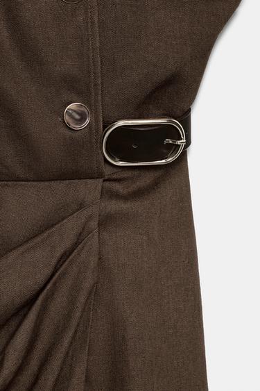 ROBE MI-LONGUE EN LIN AVEC CEINTURE - Marron / Taupe de Zara - Image 7