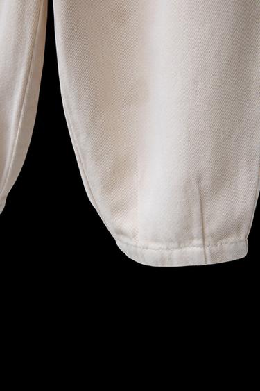HOSE AUS SARGE MIT LEINEN - Mittelbeige von Zara
