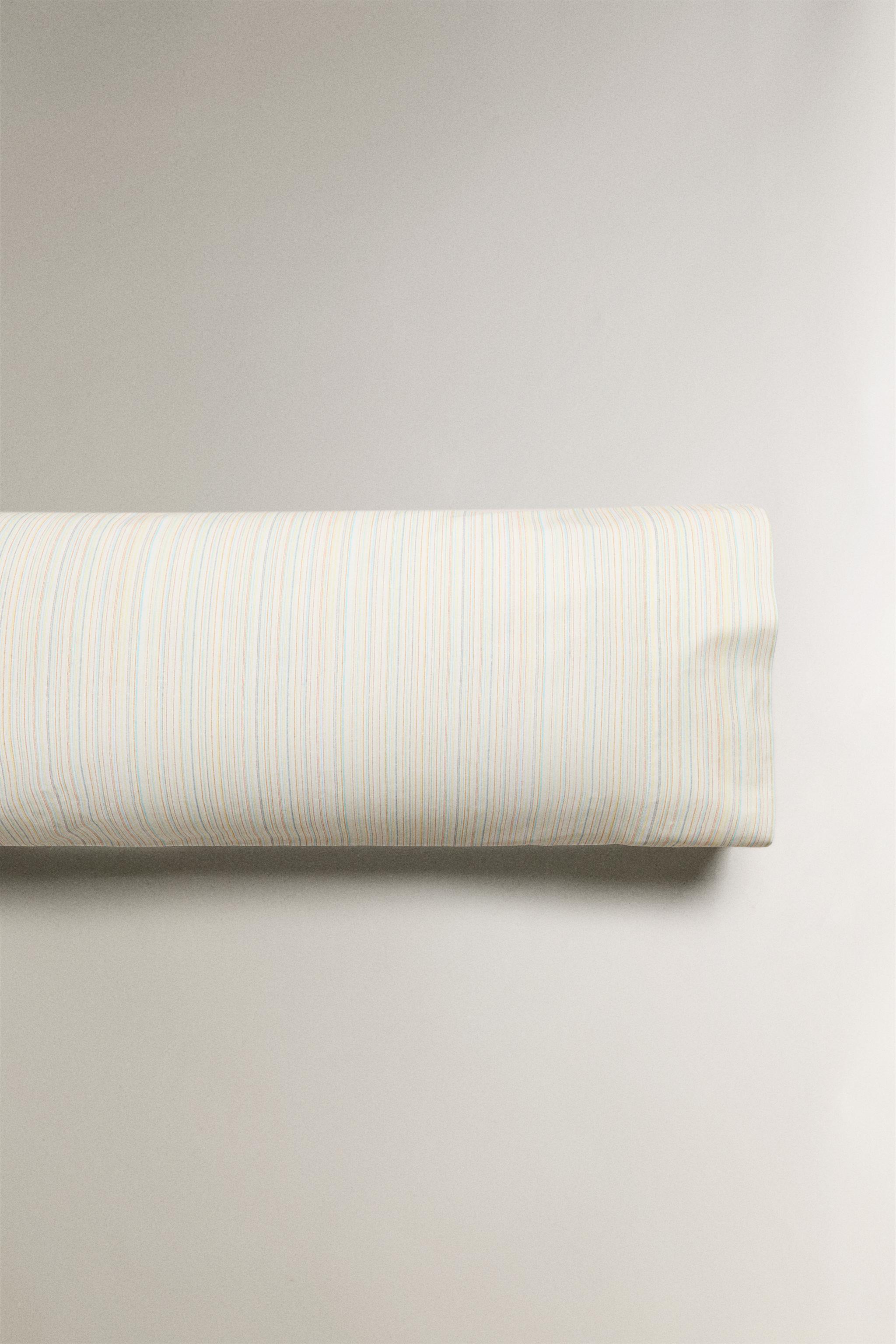 STRIPED PILLOWCASE
