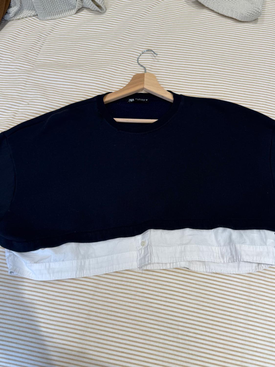 CONTRAST VARSITY CROPPED T-SHIRT - Image 3