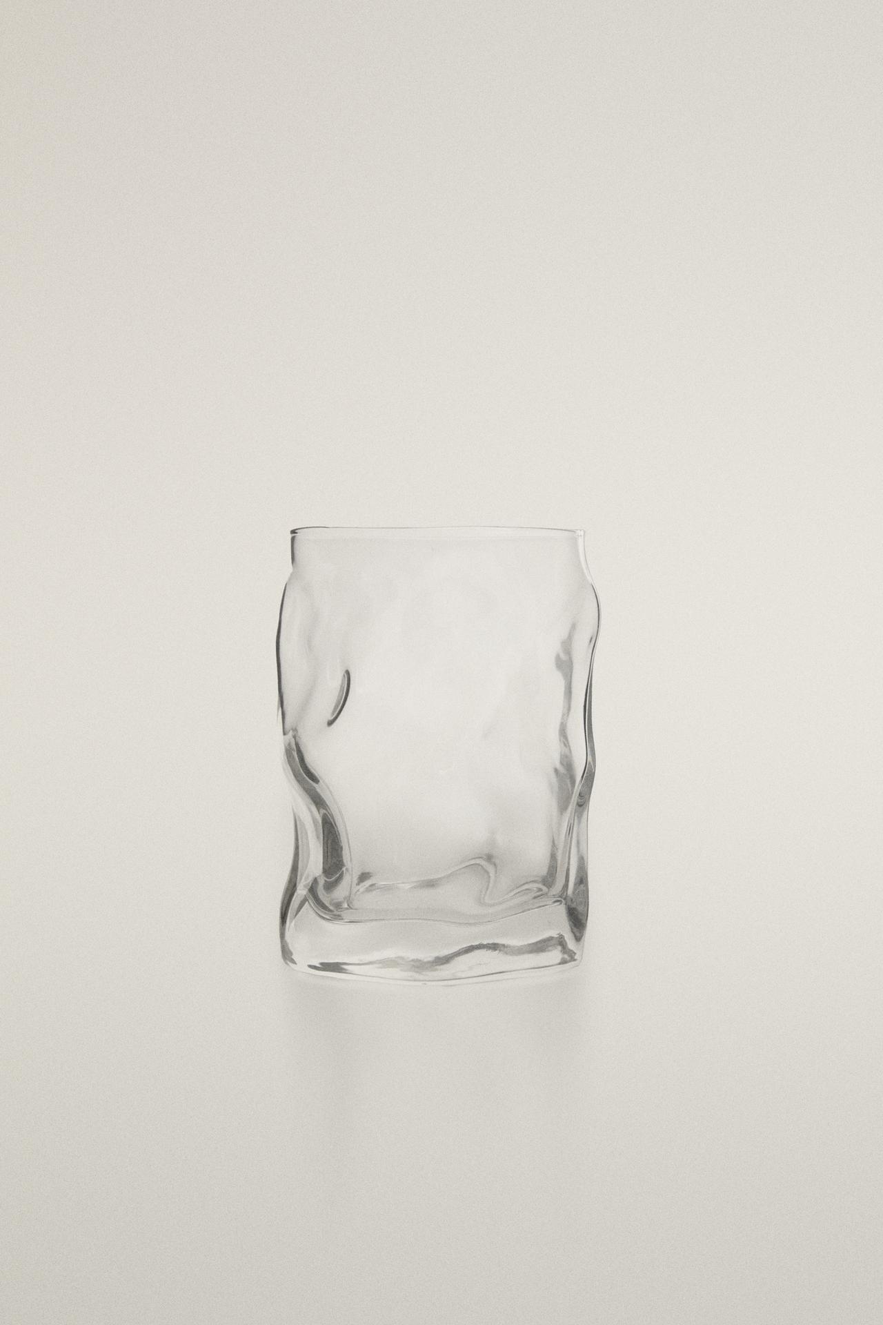 WAVY GLASS TUMBLER — Transparent