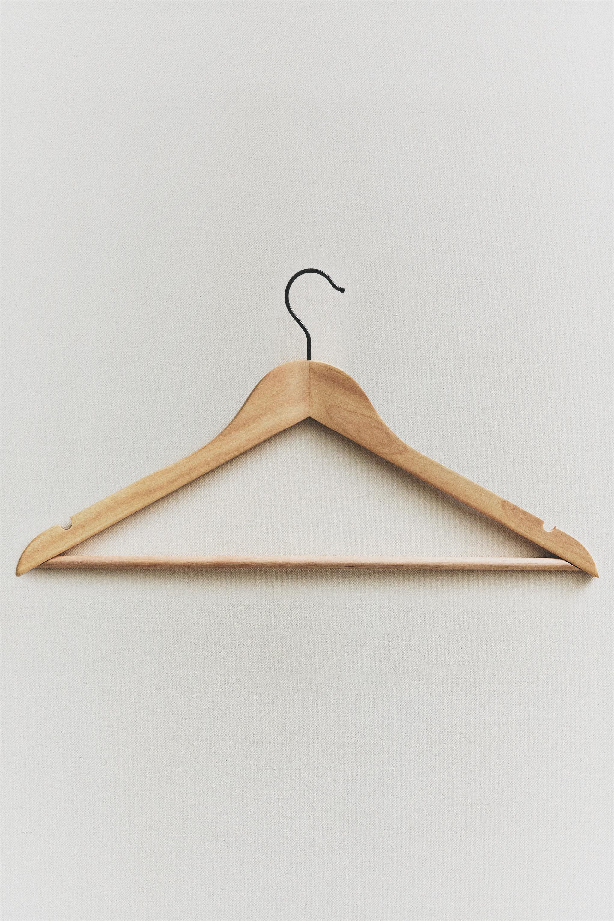 CINTRE BOIS LAQUÉ (PACK DE 3)