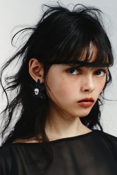 SKULL FLOWER EARRINGS - Black by Zara