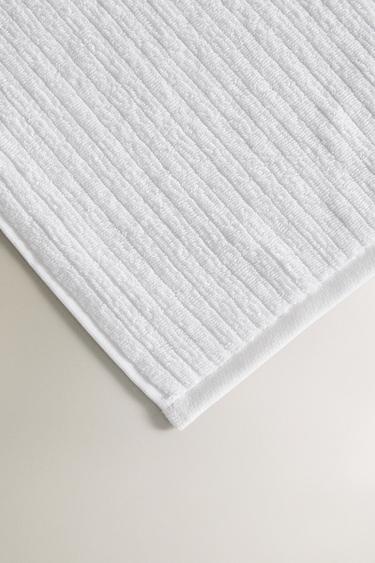 SERVIETTE DE BAIN TEXTURE CÔTELÉE - Blanc de Zara - Image 2