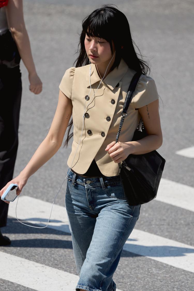 CHAQUETA CRUZADA DE MANGA CORTA 2