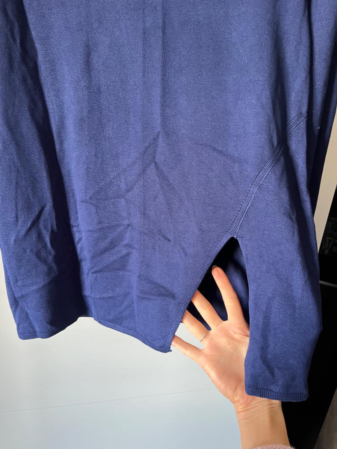 KNIT TOP WITH OPENING - Image 2