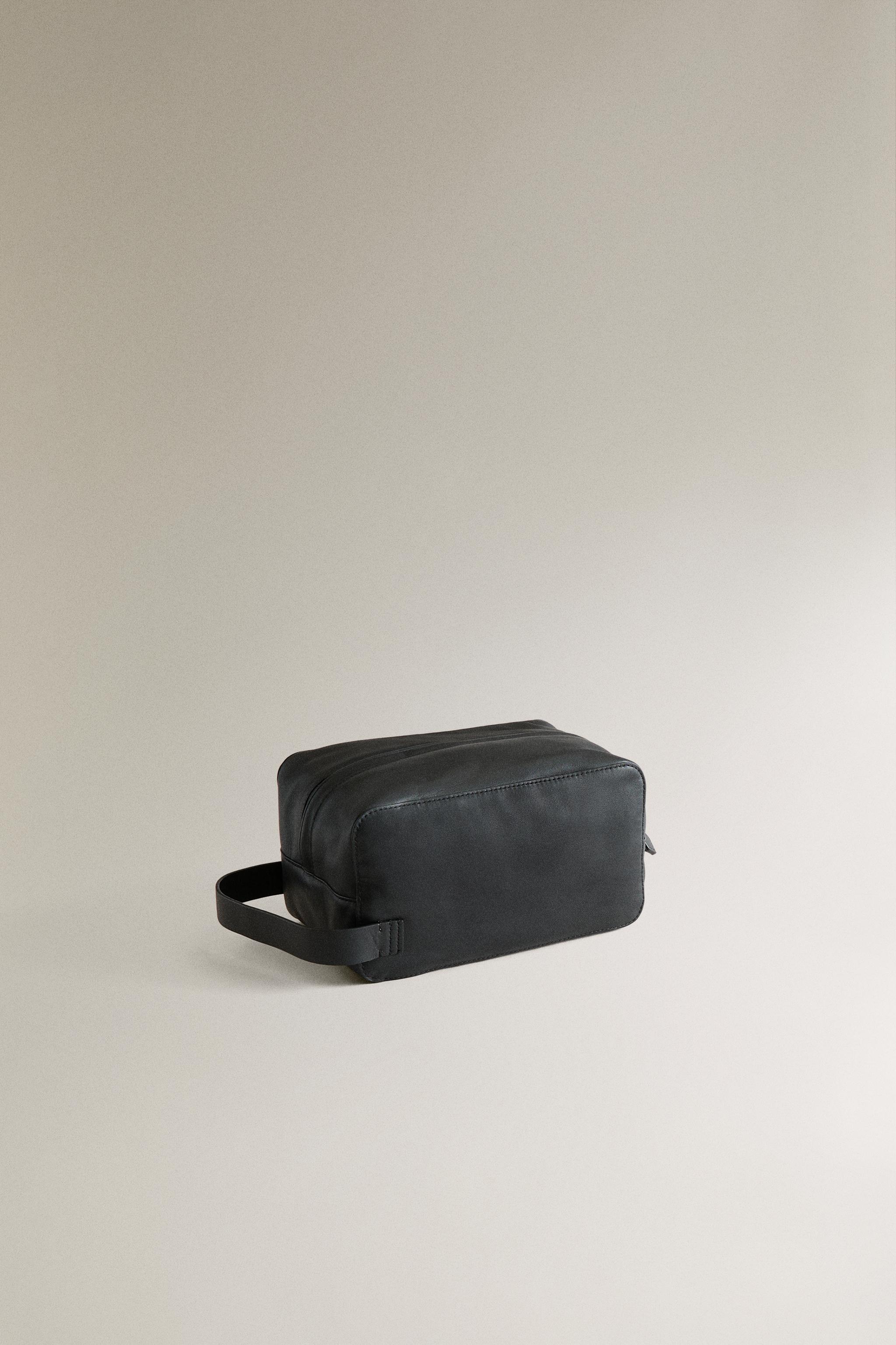 LEATHER TOILETRY BAG — Black