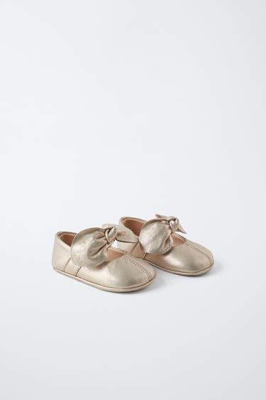 BALLERINES EN CUIR AVEC NŒUD - Or de Zara - Image 1