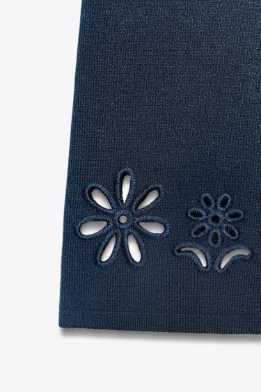 PANTALON EN MAILLE BRODERIES PERFORÉES - Bleu roi de Zara - Image 6