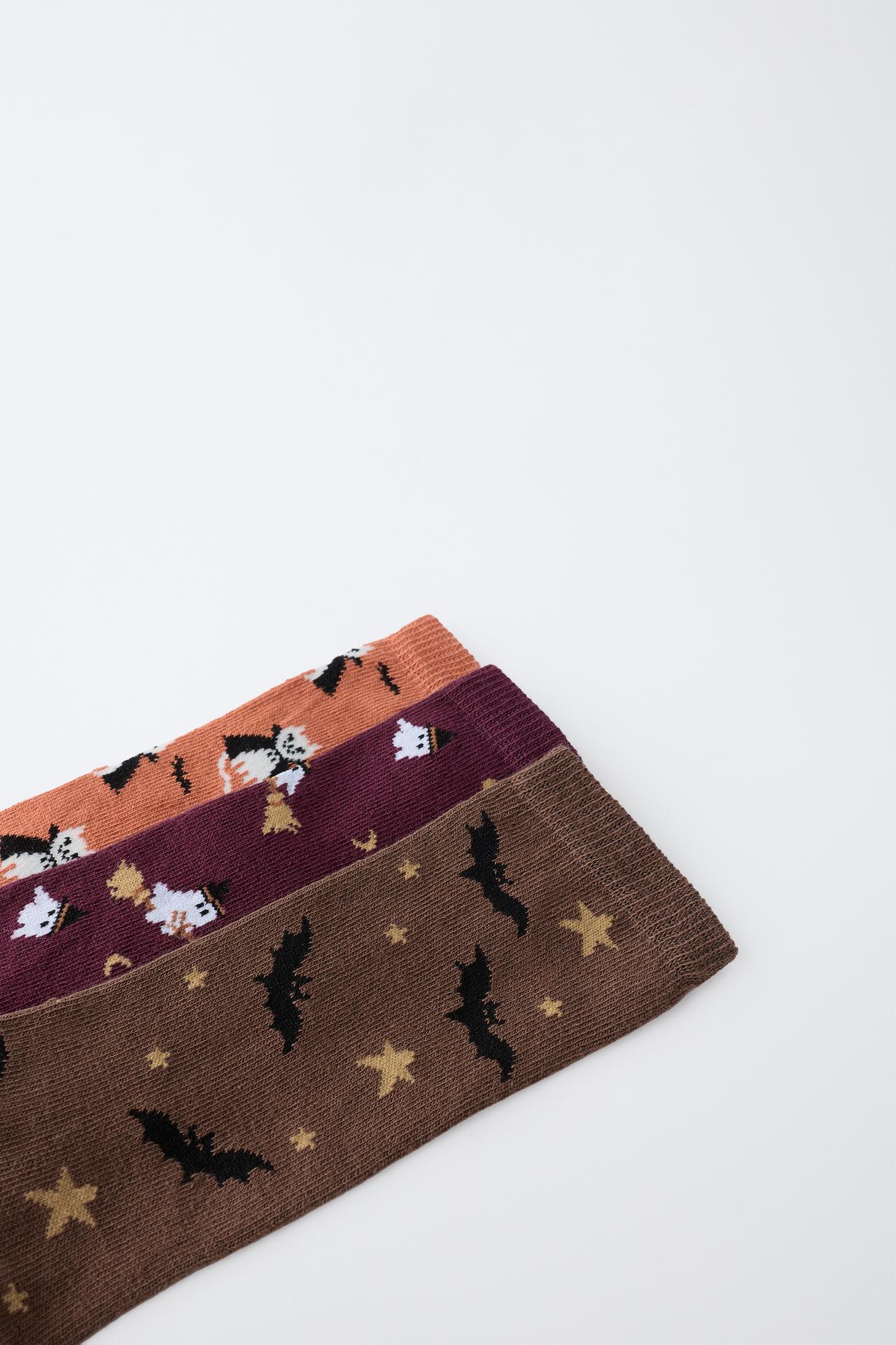 3-PACK OF BAT AND VAMPIRE PRINT SOCKS — taupe brown