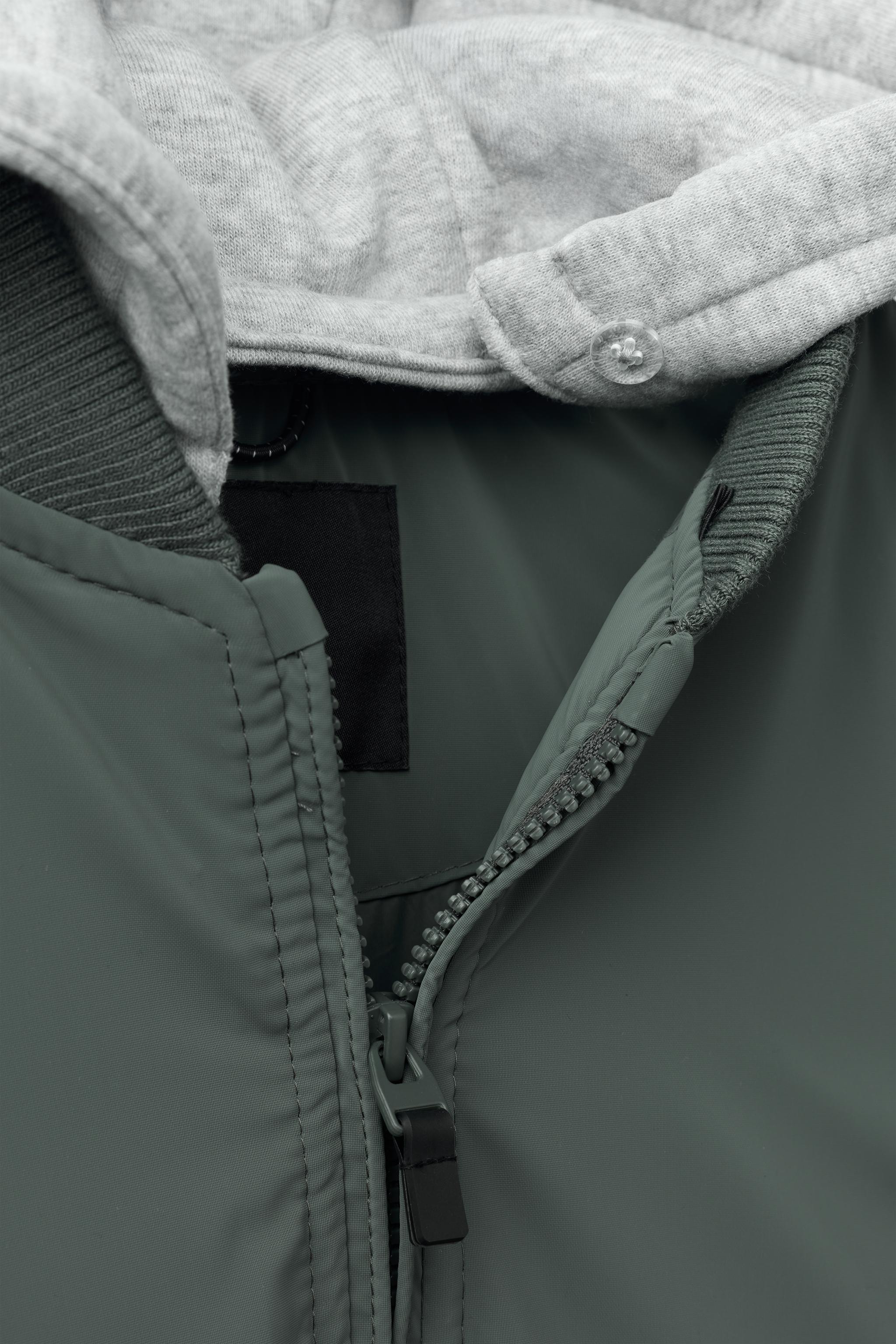 BLOUSON BOMBER GOMMÉ À CAPUCHE AMOVIBLE
