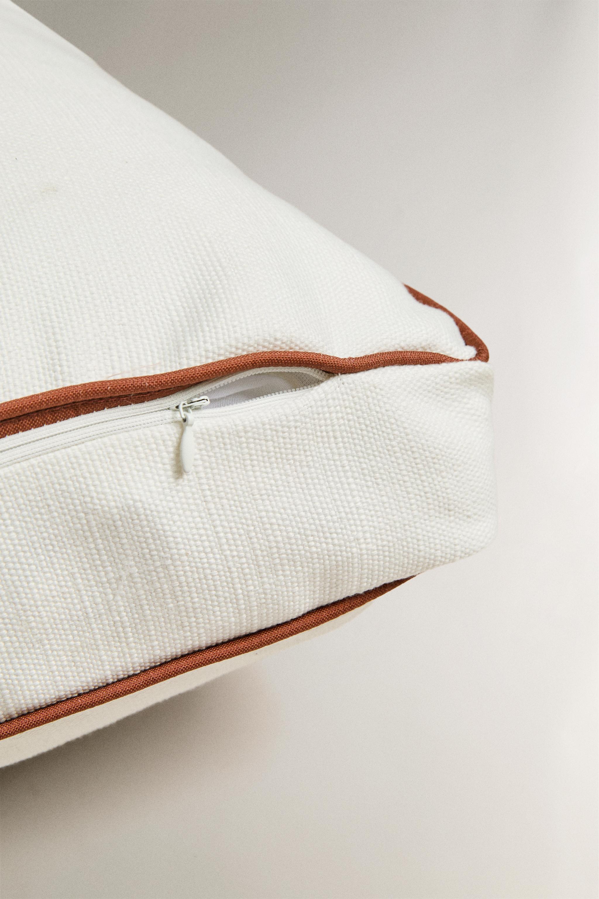 COUSSIN ASSISE BANQUETTE PASSEPOIL