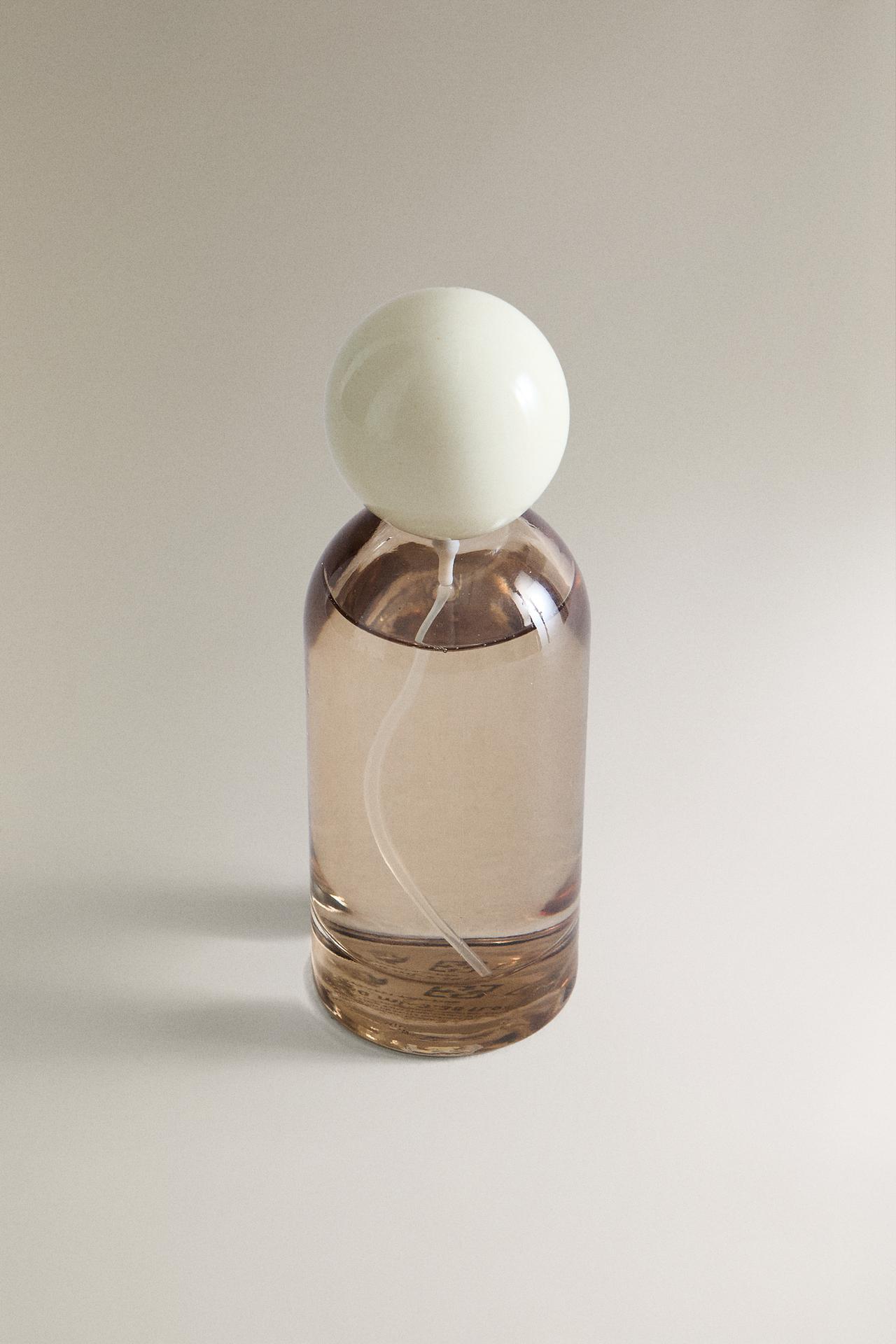 (3.38 fl. oz) JASMINE & MUSK SPRAY DIFFUSER — Light yellow