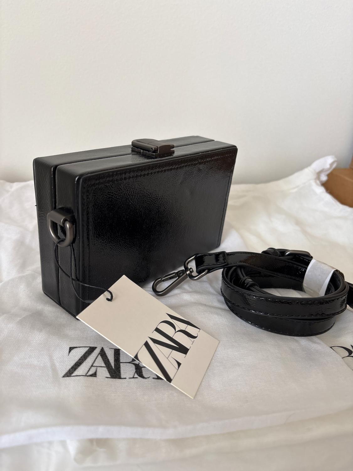 RIGID FAUX PATENT LEATHER MINI CROSSBODY BOX BAG - Image 3