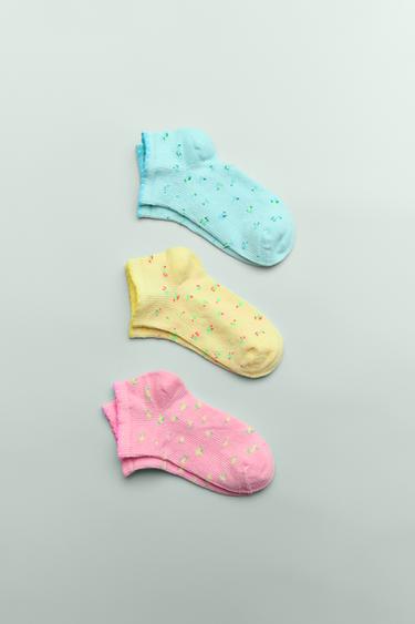 PAQUET DE TRES PARELLS DE MITJONS FLORS - Rosa fluor de Zara