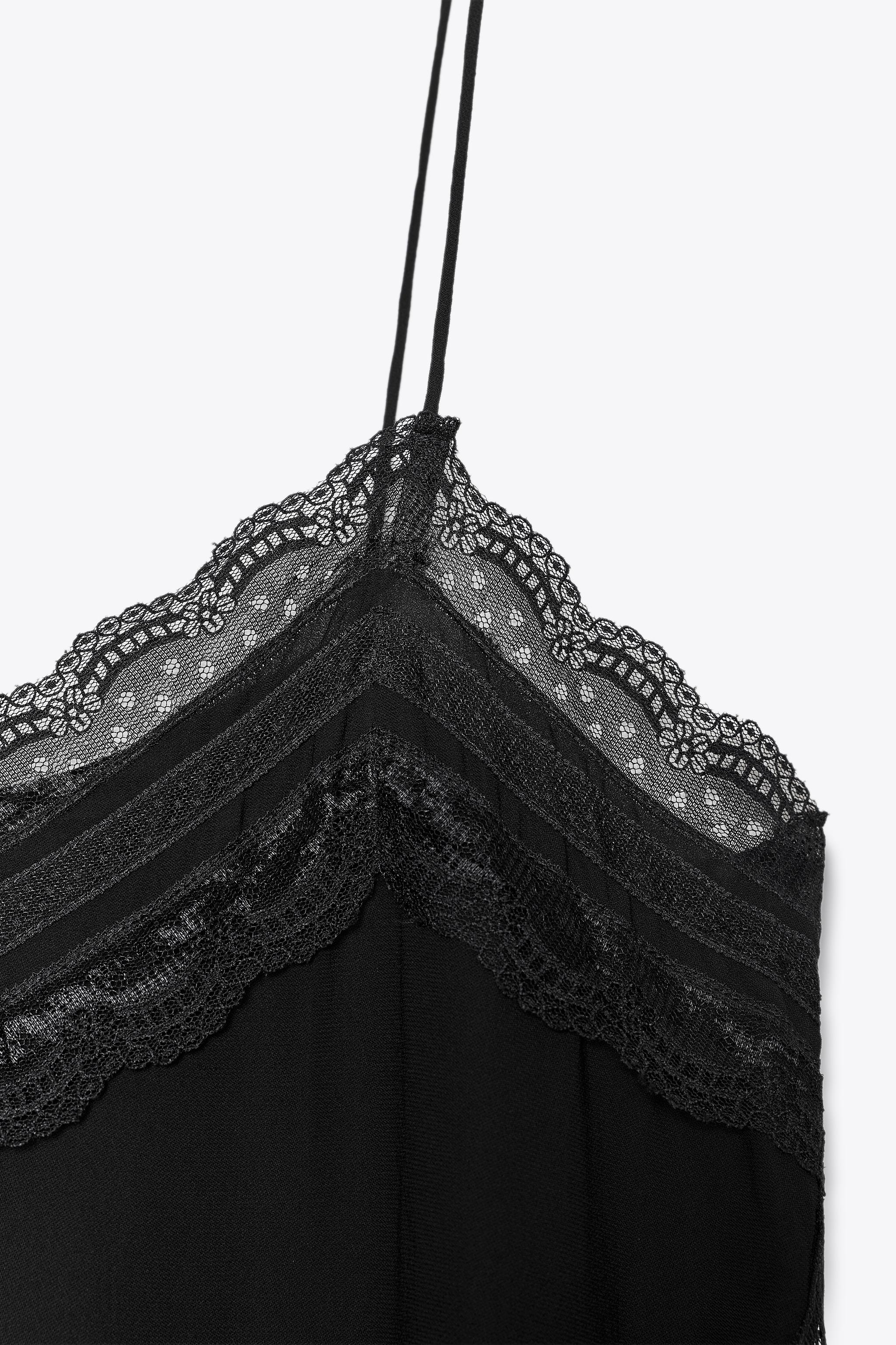【完売品】ZARA ザラ レーストリムトップス⭐︎ブラックS ZARA - 完売品 ZARA レーストリムクロップドトップスMサイズ新品タグ
