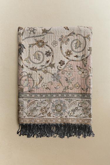 DECORATIVE FLORAL THROW - Pink by Zara - Image 5
