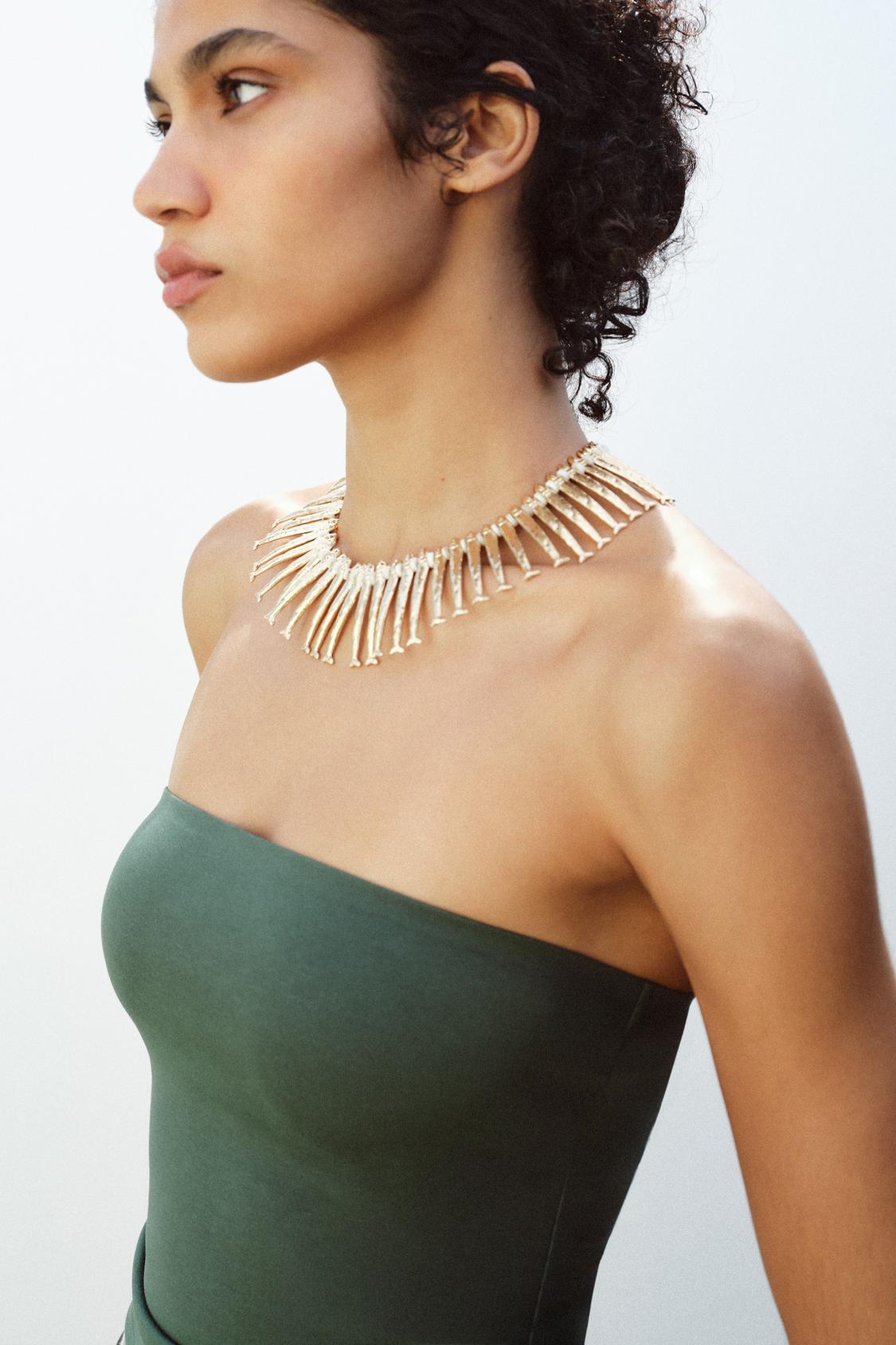STRAPLESS TOP