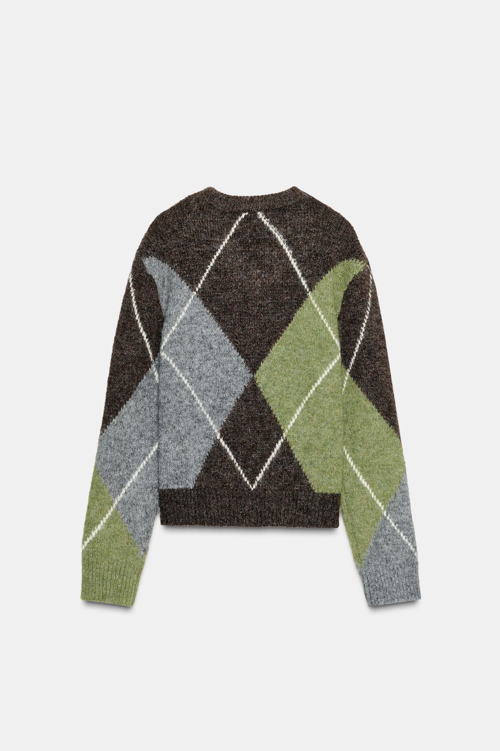PULL EN MAILLE À LOSANGES