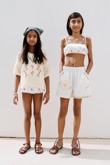 SHORT BRODÉ FLEURS AVEC COTON ET LIN - Écru de Zara - Image 4