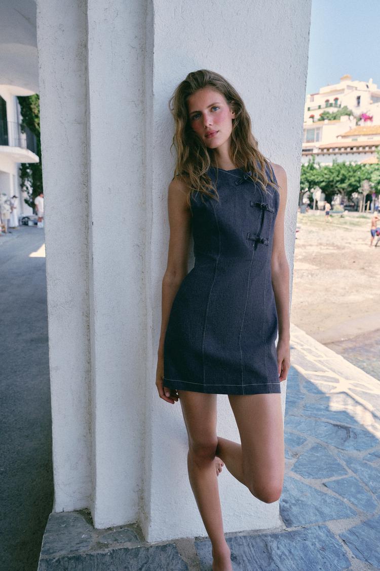 VESTIDO CORTO ALAMARES