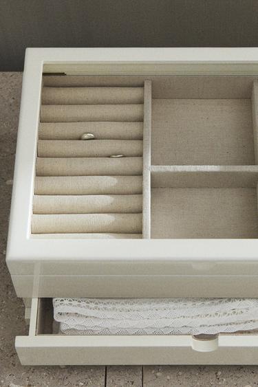 SMALL LACQUERED JEWELLERY BOX WITH LID AND DRAWER - White by Zara