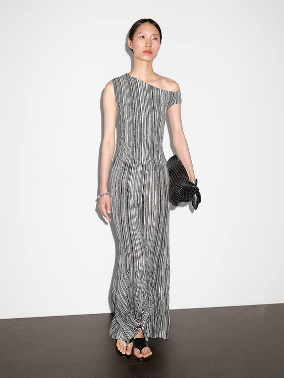 Long knit skirt with striped detail