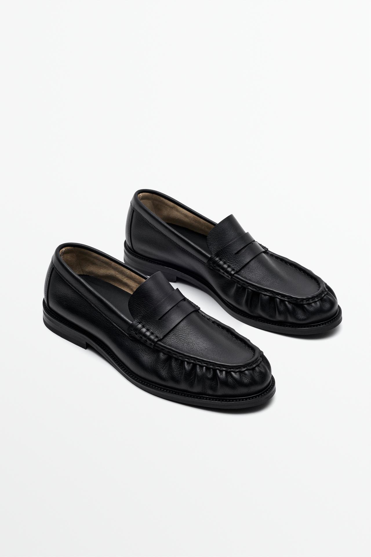 Shirred leather loafer — Black