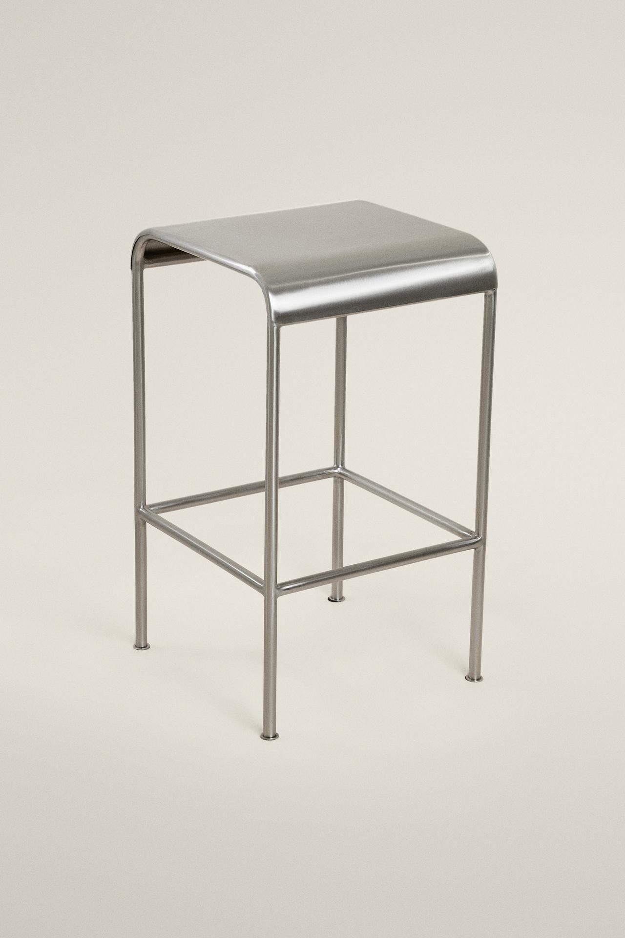 TALL STAINLESS STEEL STOOL — Matte silver
