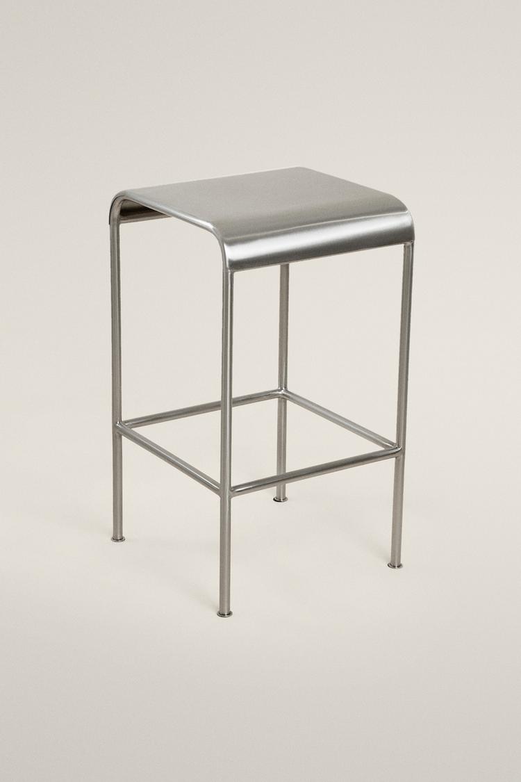 TALL STAINLESS STEEL STOOL — Matte silver