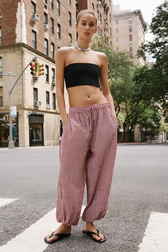 PANTALÓN BOMBACHO CUADRO VICHY - Blanco / Rojo de Zara - Imagen 0