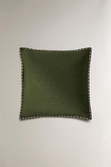 VELVET CHRISTMAS CUSHION COVER WITH EDGE DETAIL - Green by Zara