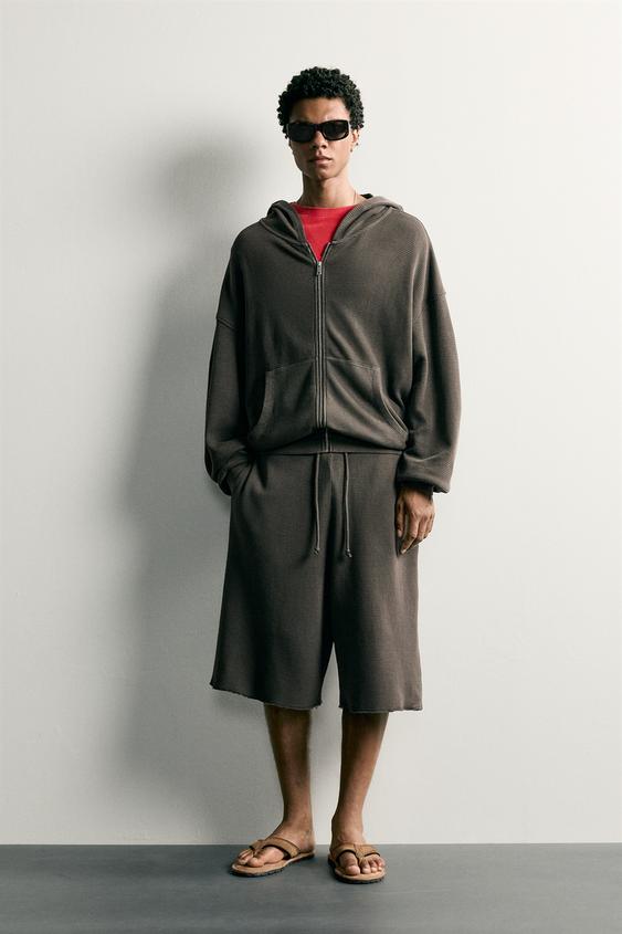 WASHED WAFFLE-KNIT LOUNGE BERMUDA SHORTS - Grey de Zara - Imagen 0