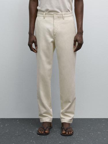 Pantalón tapered fit - Blanco roto de Zara
