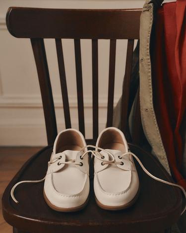 LEATHER DECK SHOES - White by Zara