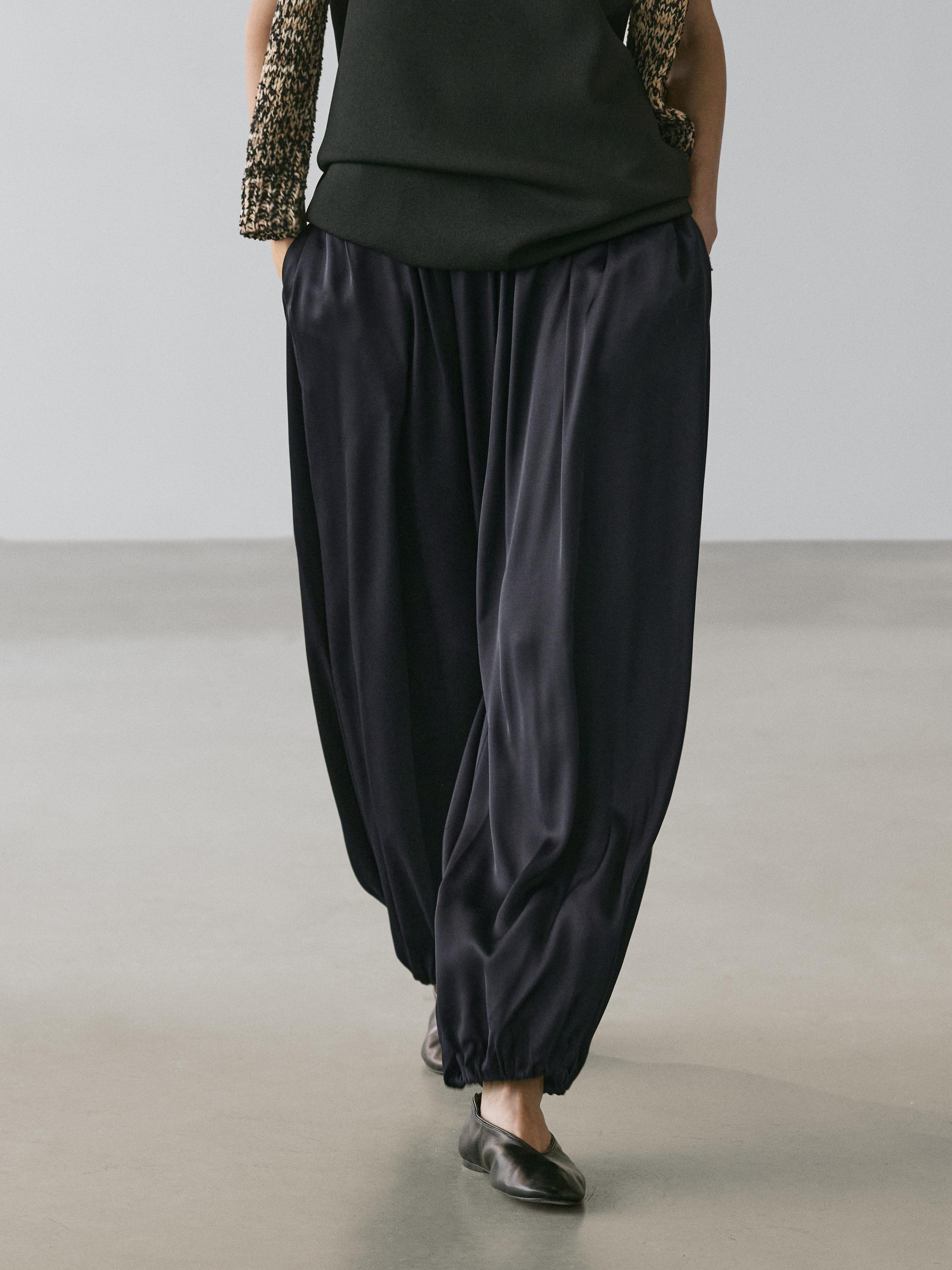 Balloon fit satin pants — 452