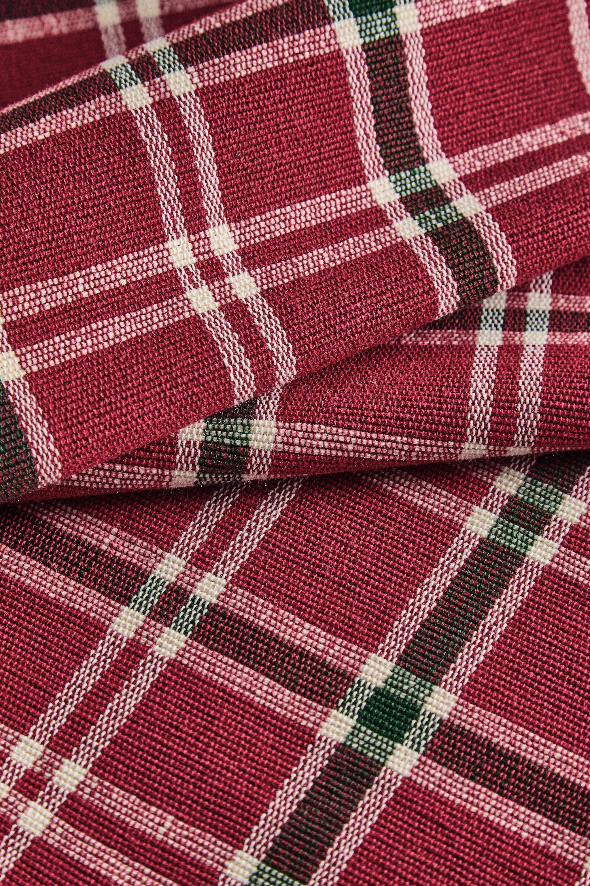 CHRISTMAS CHECK TABLE RUNNER