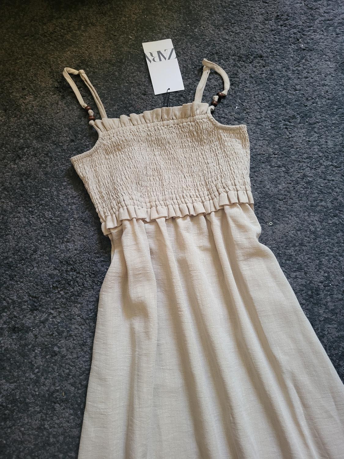 MIDI DRESS WITH SMOCKED DETAIL - Image 4