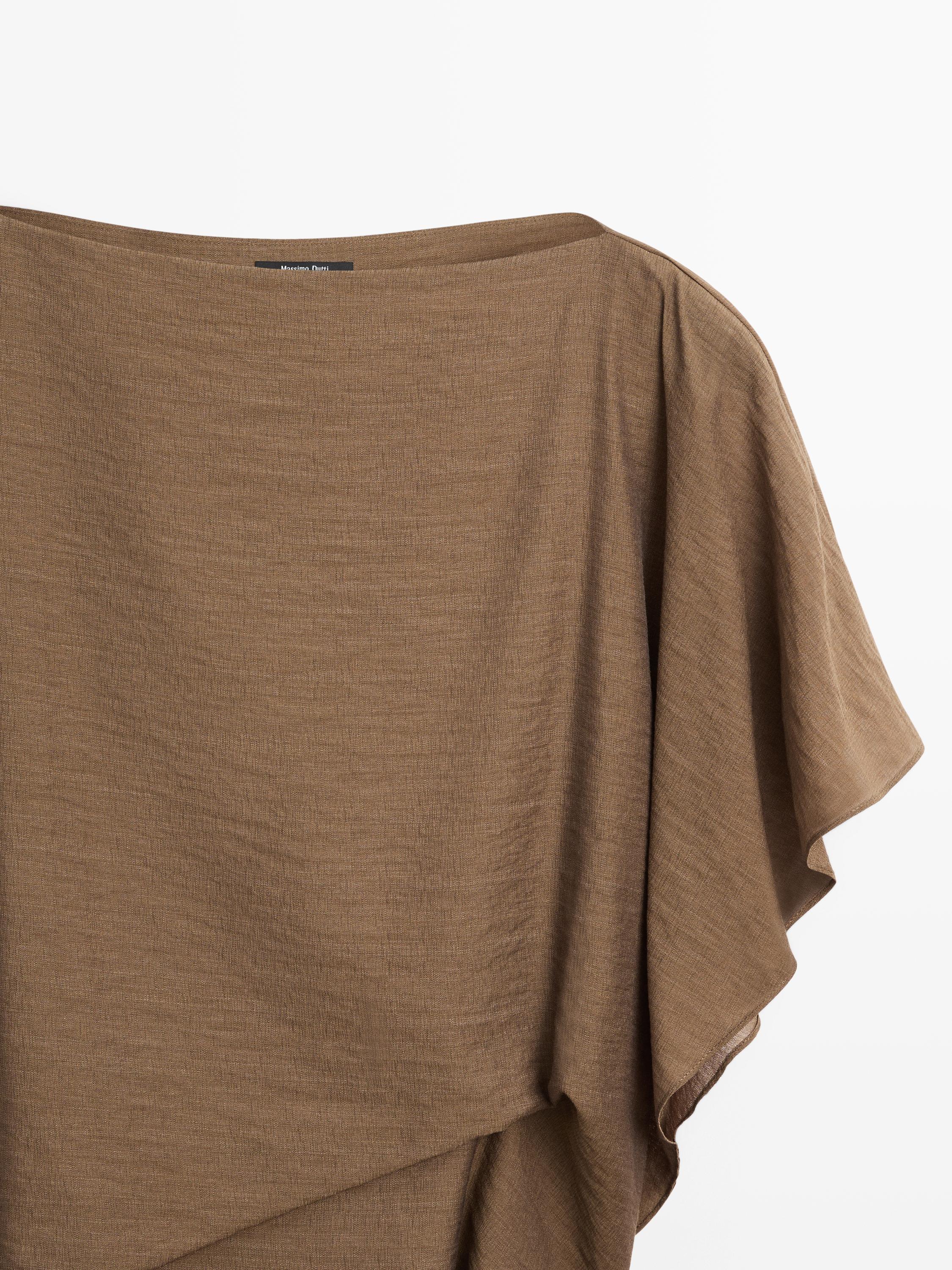 Blouse fluide asymétrique style cape
